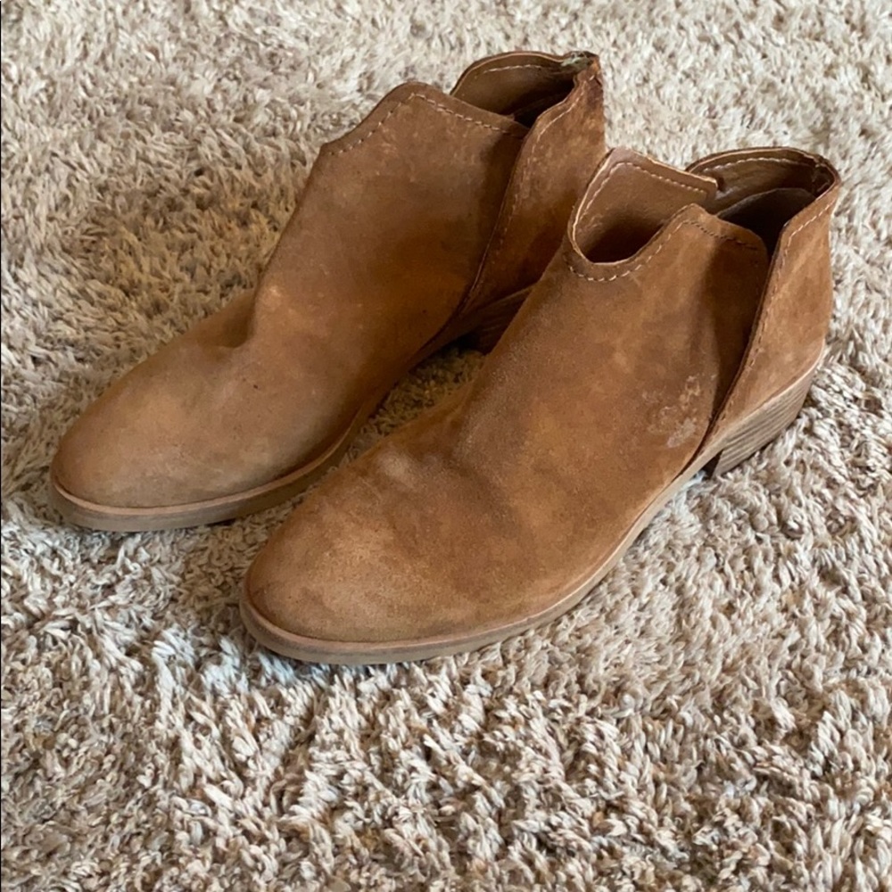 Dolce vita sued boots
